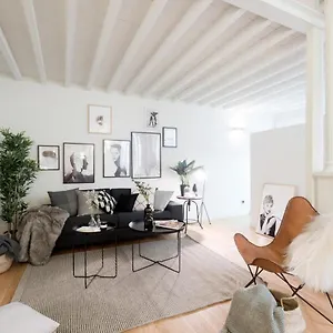 Apartamento Lolaloft, Centrico, Romantico Y Acogedor, Granada
